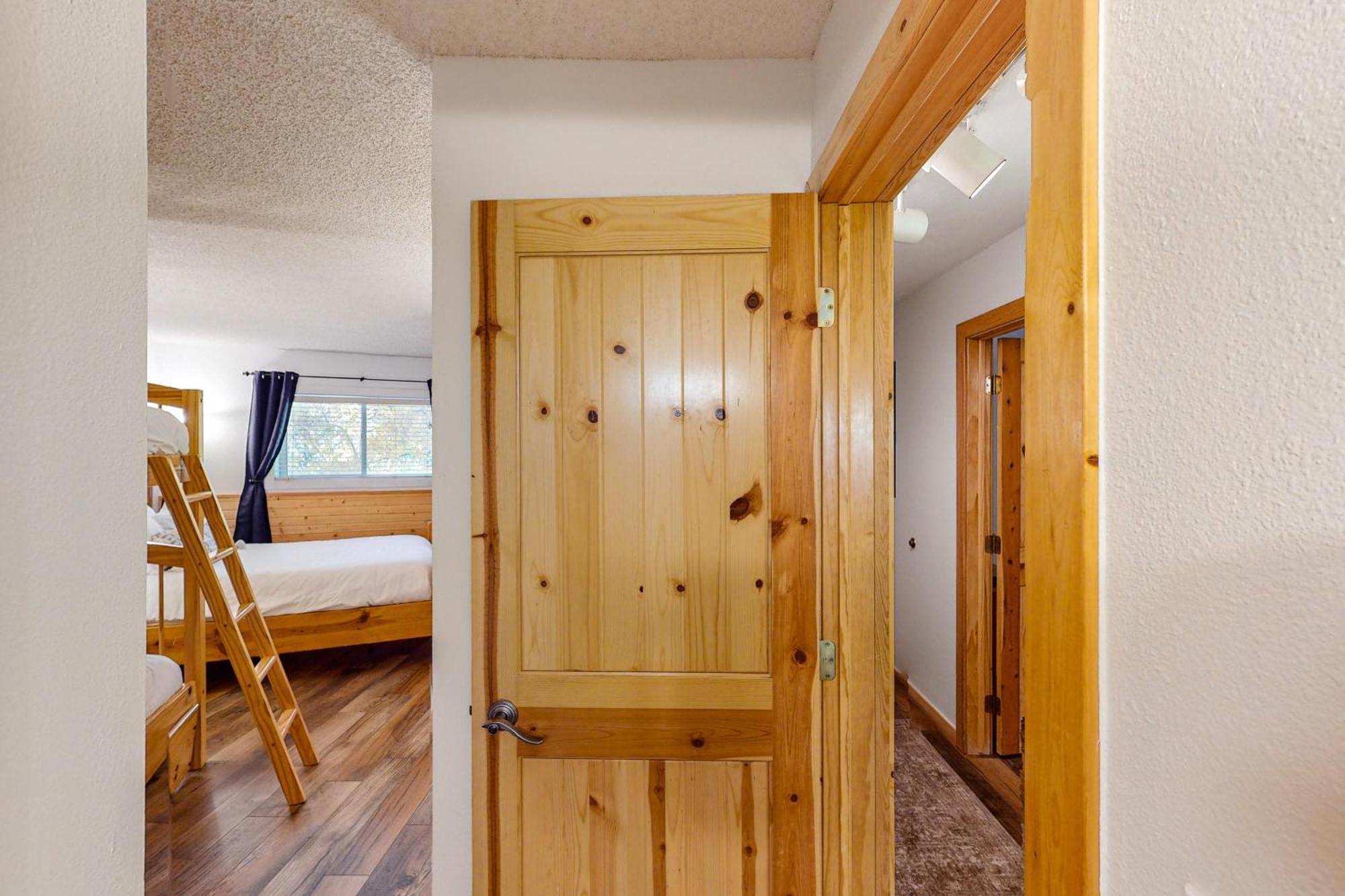 Ajs Outpost - Ski-In Condo - Fireplace & Hot Tub Breckenridge Exterior photo